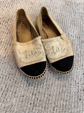 CHANEL Beige Canvas Espadrilles with Black Cap Toe. Size 38.
